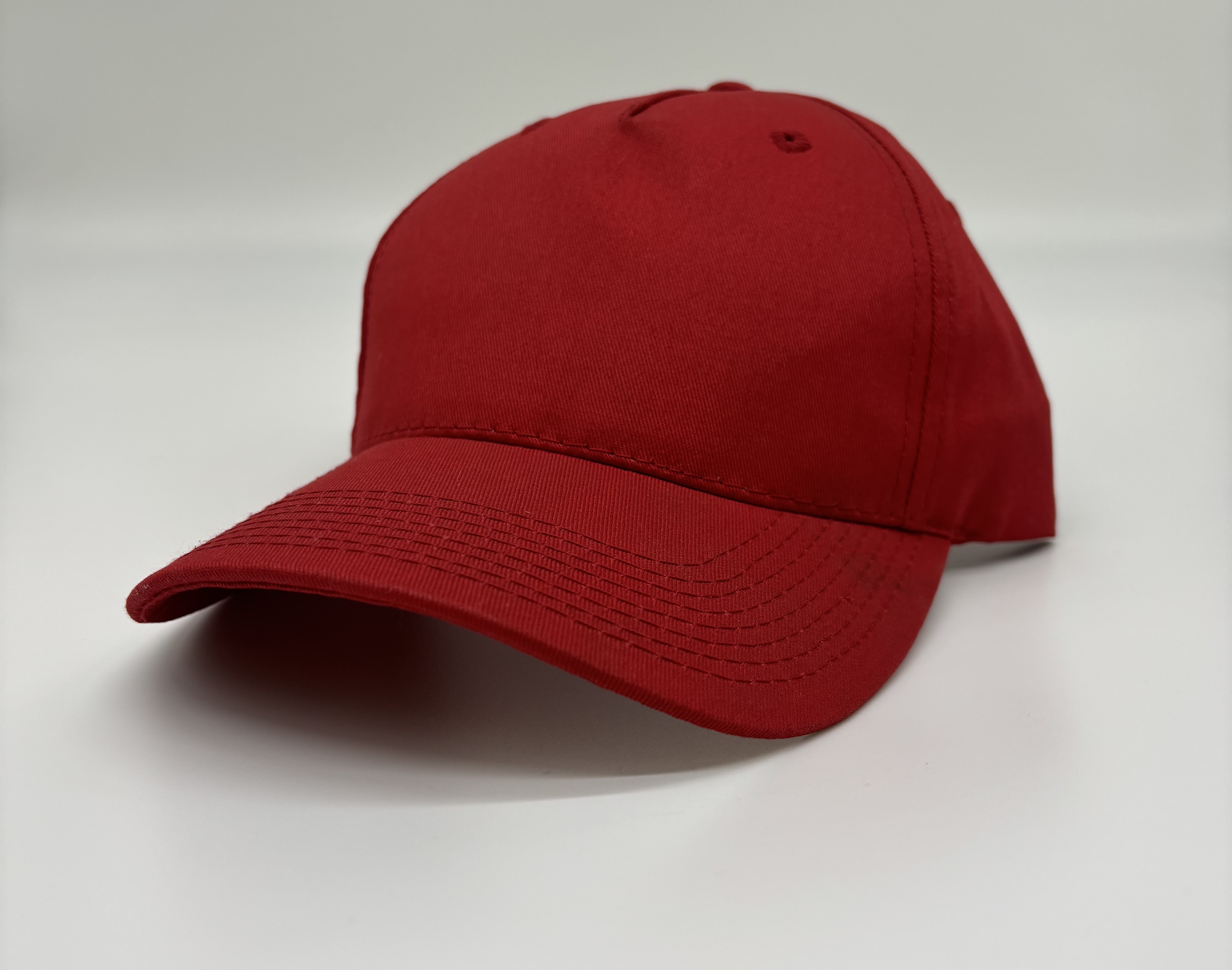 RED BASEBALL CAP